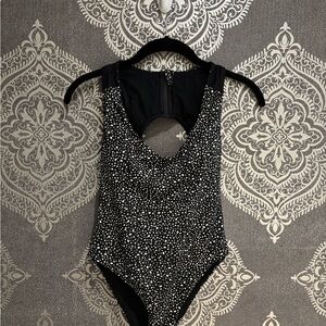 BNWT Nike Black and White Speckled Womens one piece swimsuit